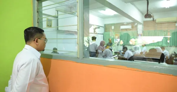 Dirjen PAUD Dasmen Pantau Pelaksanaan Hari Pertama Tes Kemampuan Akademik di SMAN 78 Jakarta